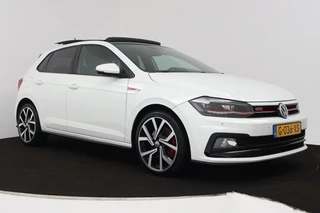 Volkswagen Polo Volkswagen Polo 2.0 TSI GTI (PANORAMADAK, NL-AUTO, NAVIGATIE, ACHTERUITRIJCAMERA, AUTOMAAT, CRUISE ADAPTIEF, PARKEERSENSOREN) - afbeelding nr 21