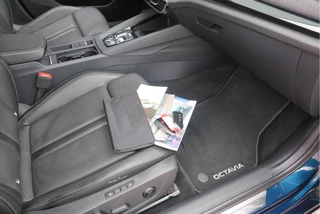 Škoda Octavia Škoda Octavia Combi 1.4 TSI iV 204PK PHEV Sportline Business ,Led-matrix koplampen, Carplay , Leer, Ergonimische stoelen, Stoelverwarming voor&achter,DAB+, stuurwiel verwarmd, schakelmogelijkheid aan stuurwiel, Carplay , etc. etc. - afbeelding nr 33