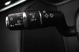 Land Rover Range Rover Velar Land Rover Range Rover Velar 2.0 P250 Turbo AWD R-Dynamic SE (PANORAMADAK, STOELVERWARMING, CAMERA, NAVIGATIE, TREKHAAK, SFEER) - afbeelding nr 13