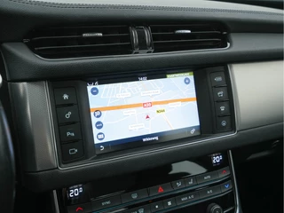 Jaguar XF Aut. *WINDSOR-FULL-LEATHER | BI-XENON | NAVI-FULLMAP | JAGUAR-AUDIO | CAMERA | COMFORT-SEATS | SHIFT-PADDLES | LANE-ASSIST | KEYLESS | HEATED-SEATS |  ECC | PDC | CRUISE | 18