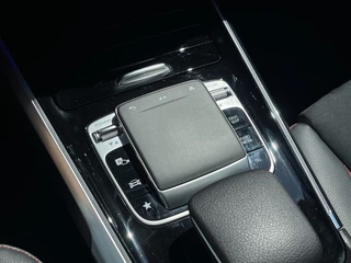 Mercedes-Benz GLB Mercedes-Benz GLB 200 Business Solution AMG | Trekhaak | Ambient Light | Camera | LED | 19 inch - afbeelding nr 24