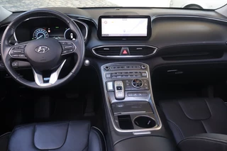 Hyundai Santa Fe Hyundai Santa Fe 1.6 T-GDI PHEV Premium Sky | Open Dak | 7 Persoons - afbeelding nr 3