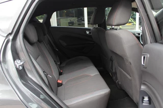 Ford Fiesta Ford Fiesta 1.0 EcoBoost ST Line / Navigatie / Parkeerhulp achter / 17'' / Xenon / DAB / Getint glas / Cruise Control - afbeelding nr 12