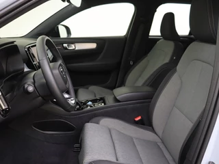 Volvo XC40 Volvo XC40 B4 Plus Dark | Trekhaak | Dodehoekdetectie | Achteruitrijcamera - afbeelding nr 16
