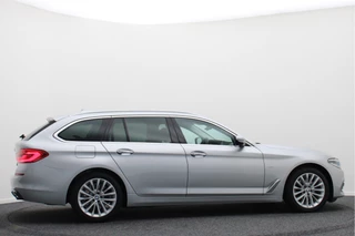 BMW 5 Serie BMW 5 Serie Touring 520i High Executive Leer, Head-Up, Elektrische Stoelen, Navigatie, Bluetooth, PDC, Trekhaak, 18'' - afbeelding nr 9