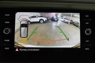 Volkswagen T-Cross Volkswagen T-Cross TSI 110PK DSG STYLE CAMERA/LED/CARPLAY - afbeelding nr 28