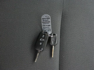 Peugeot Partner Peugeot Partner 1.5 BlueHDI Pro | 3-Persoons | Aluca kast | Navigatie | Airco | Cruise | Betimmering - afbeelding nr 5