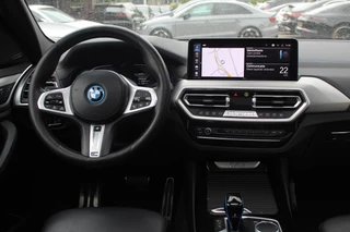 BMW iX3 BMW iX3 High Executive 80 kWh / Panoramadak / 360Camera / Head-up / 20'' / Leder / Harman Kardon / Sfeerverlichting / Dodehoek / DAB / Stoelverwarming / ACC - afbeelding nr 9