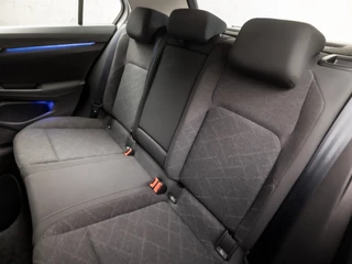Volkswagen Golf (APPLE CARPLAY, VIRTUAL COCKPIT, GROOT NAVI, KEYLESS, SFEERVERLICHTING, SPORTSTOELEN, STOELVERWARMING, LED KOPLAMPEN, LANE ASSIST, NIEUWSTAAT) - afbeelding nr 14