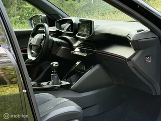 Peugeot 2008 Peugeot 2008 1.2 PureTech GT-Line 18''inch - afbeelding nr 8