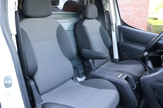 Peugeot Partner Peugeot Partner 120 1.6 BlueHDi 100 | Airco | Cruise control | PDC | Imperiaal | Elek. ramen | Bluetooth | MF Stuur | Houten vloer | NAP Logisch | NL Auto - afbeelding nr 10