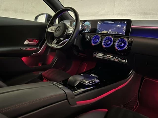 Mercedes-Benz A-Klasse Mercedes A-klasse 180 AMG Matgrijs Sfeerverlichting Carplay - afbeelding nr 21