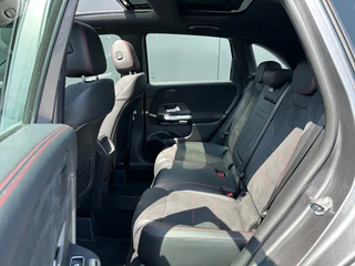 Mercedes-Benz B-Klasse Mercedes-Benz B-Klasse B 200 AMG Line P-dak LED Camera Sfeerlicht Distronic+ Widescreen - afbeelding nr 18