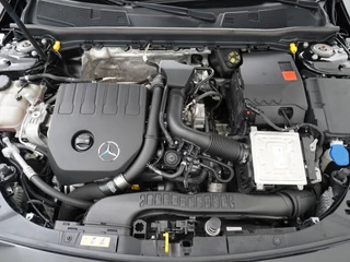 Mercedes-Benz CLA Mercedes-Benz CLA Shooting Brake 200 AMG // Panoramadak // Sfeerverlichting // Privacy Glas // 19