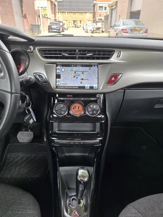 Citroën C3 Citroen C3 1.2 PureTech AUT 47DKM Feel Airco|CARPLAY|PDC|TREKH - afbeelding nr 16