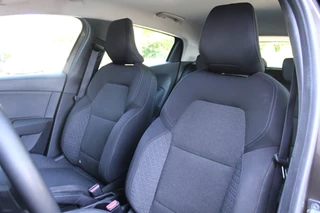Renault Clio Renault Clio 1.6 E-Tech Hybrid 140 Zen Airco|Cruise|Navi|Audio - afbeelding nr 37