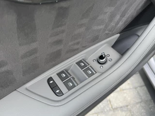 Audi A5 Audi A5 Sportback 35 TFSI S-line black edition Automaat | Navigatiesysteem | Bang&Olufsen audio | Leer/alcantara grijs | Adaptieve cruise control | Apple CarPlay | Stoelverwarming | Parkeersensoren voor en achter - afbeelding nr 4