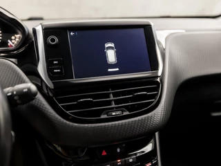 Peugeot 208 Peugeot 208 1.2 PureTech Sport (APPLE CARPLAY, NAVIGATIE, CLIMATE, GETINT GLAS, SPORTSTOELEN, CRUISE, PARKEERSENSOREN, NIEUWE APK, NIEUWSTAAT) - afbeelding nr 17