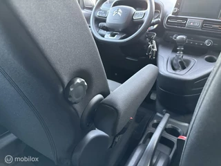 Citroën Berlingo Citroen Berlingo 1.2 PureTech 110 pk Live navigatie camera PDC carplay DAB trekhaak climate control - afbeelding nr 40
