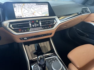 BMW 3 Serie BMW 3 Serie Touring 320d Automaat 190 pk High Executive Edition Navi Adaptieve Cruise Control Life Cockpit Prof Sportstoelen Leer Stoelverwarming DAB Led Koplampen  Extra Getint Glas Parkeersensoren NL Auto BTW - afbeelding nr 14