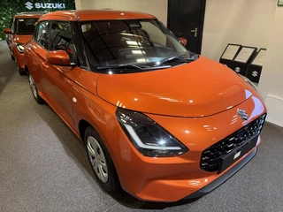 Suzuki Swift NIEUWE AUTO 10 JAAR GARANTIE 1.2 Comfort Sm.Hyb. HOGE KORTING EXCL. BTW € 17.750,-