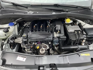 Peugeot 2008 Peugeot 2008 1.2 PureTech Active AUTOMAAT/HOOGZITTER/PANODAK - afbeelding nr 25