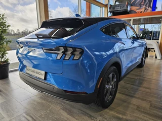 Ford Mustang Mach-E Ford Mustang Mach-E 98kWh Extended RWD 291pk Nieuw Voorraad | Grabber Blue | Full led | Camera | Adaptive cruise | Blind spot | Vol leder etc. - afbeelding nr 5