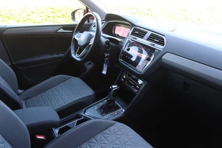 Volkswagen Tiguan Volkswagen Tiguan 1.4 TSI eHybrid Edition LED/Navi/Trekhaak wegkl./Virtual Cockpit/App-Connect/18