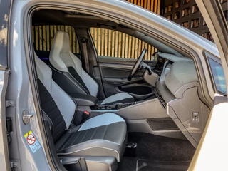 Volkswagen Golf Volkswagen Golf GTE 245PK Automaat Hybride | PANORAMADAK | LEDER | STOELVENTILATIE | MEMORY | HEAD-UP | STOELVERWARMING | IQ LIGHT | - afbeelding nr 16