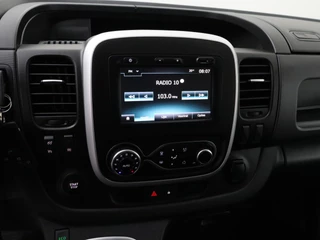 Renault Trafic Renault Trafic 2.0DCi 120PK Lang | Navigatie | Camera | Airco | Cruise | Trekhaak | Betimmering - afbeelding nr 18
