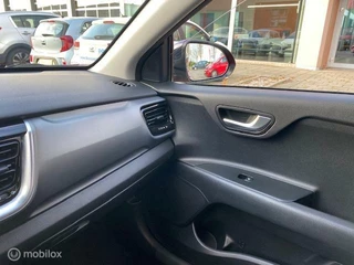 Kia Stonic Kia Stonic 1.0 Mild Hybride  T-GDI DynamicPlusLine 16 inch velgen & banden , Navigatie Appelcarp[lay, Bleutooth Priveglas , Electr. inklapbare spiegels , Parkeerhulp achter - afbeelding nr 22