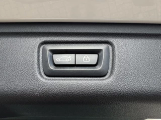 BMW 3 Serie BMW 3-serie Touring 320i High Exec. M-Sport individual Sfeer Leder Camera Pdc v+a Trekhaak Led - afbeelding nr 21