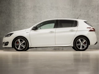 Peugeot 308 Peugeot 308 1.2 PureTech GT-line Automaat (NAVIGATIE, CAMERA, KEYLESS, MASSAGE, STOELVERWARMING, CAMERA, SPORTSTOELEN, LEDER/ALCANTARA, GETINT GLAS, NIEUWE APK, NIEUWSTAAT) - afbeelding nr 2