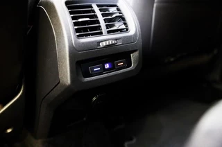 Volkswagen Touran Volkswagen TOURAN 1.5 TSI R Line 7 Persoons / AUT / ACC / Navi / Camera / Open Panoramadak / Led / Pdc / Trekhaak / 17 Inch - afbeelding nr 26