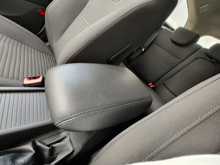 Ford Focus Ford Focus Wagon 1.0 TITANIUM Voorruitverwarming | Keyless | Cruise - afbeelding nr 24