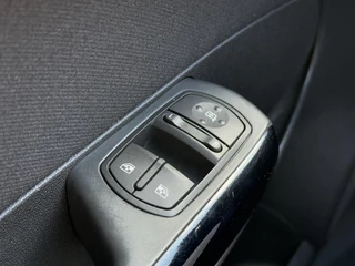 Opel Corsa Opel Corsa 1.4-16V BlitZ 1e Eigenaar,Navi,Clima,Cruise,Lmv,Pdc,Halfleder,Stoelverwarming,Stuurverwarming,Dealer Onderhouden,5 Deurs,4x Nieuwe Banden,Apk tot 10-2025 - afbeelding nr 27