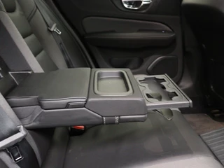Volvo V60 Volvo V60 T8 PLUG-IN HYBRID AWD R-DESIGN HARMAN KARDON CAMERA DAB+ - afbeelding nr 10