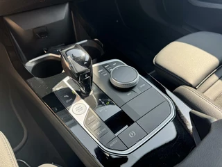 BMW 1 Serie BMW 1-serie 118i Executive Edition Sport Line|Navi|NL-Auto - afbeelding nr 9