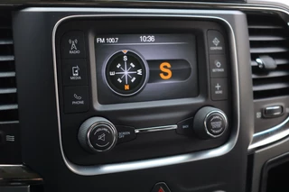 Dodge Ram 1500 Dodge Ram 1500 5.7 V8 4x4 Quad Cab Sport | Leder | Camera |  Trekhaak | 20'' | Airco | Cruise control | LPG 122 liter | LED verstraler | Bluetooth | Side-Bars - afbeelding nr 22