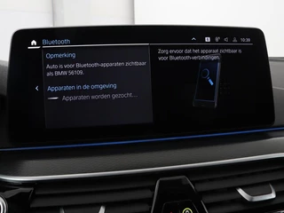 BMW 5 Serie BMW 5-serie 530e xDrive M Sport | Panoramadak |  Harman/Kardon | Stoel & stuurverwarming | Adaptive cruise | Camera | Trekhaak | Carplay | Achterbankverwarming | Live Cockpit | Sportstoelen - afbeelding nr 26