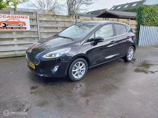 Ford Fiesta Ford Fiesta 1.0  Titanium Stuur,Stoelen,Ruit verwarming - afbeelding nr 1