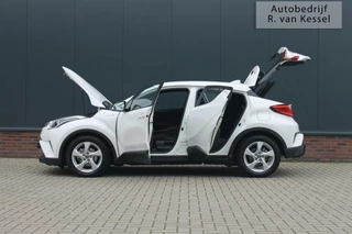 Toyota C-HR Toyota C-HR 1.8 Hybrid Active I 1 eigenaar I Trekhaak I NL-auto - afbeelding nr 11