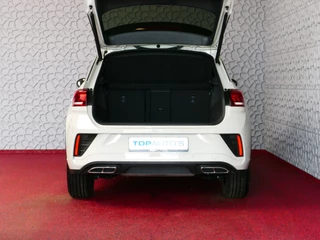 Volkswagen T-Roc Volkswagen T-Roc 1.5 TSI 150PK R-LINE EVO IQ LIGHT ALCANTARA ELEK.KLEP CARPLAY STOEL/STUUR VERW. 18