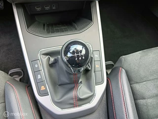 SEAT Arona Seat Arona 1.0 TSI FR 18inch/camera/CarPlay/leder/4seiz.banden - afbeelding nr 16