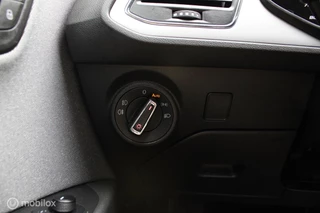 SEAT Leon Seat Leon ST 1.0 EcoTSI Style Business Intense, DSG, Camera, Pdc voor + achter, App connect, Cruise, Clima, Navi, Donkerglas, 16 inch Lmv. - afbeelding nr 35