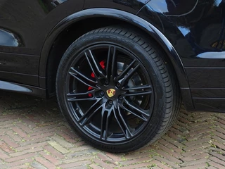 Porsche Cayenne Porsche Cayenne 3.0 S E-Hybrid 410PK / Porsche Sport Design / LED - afbeelding nr 40
