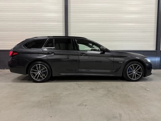 BMW 5 Serie HEAD-UP/LASER/ACC/TREKHAAK/360CAMERA/ALCANTARA/KEYLESS/SHADOW-LINE/DRIVING ASS PRO/SFEER/STUUR+STOELVERWARMING/LIVE COCKPIT/M-AERODYNAMIC/SOPHISTOGRAU/VOLLEDIG BMW DEALER HISTORIE - afbeelding nr 61