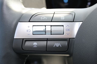Hyundai Kona Hyundai Kona Electric Comfort-Smart 65.4 kWh|Navi|Camera|PDC|BSW|Winter|Rijklaa - afbeelding nr 13