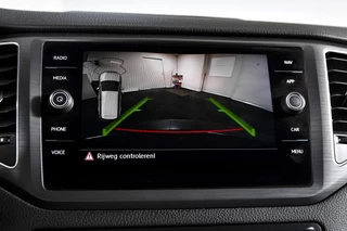 Volkswagen Golf Sportsvan | Adapt. Cruise | Stoelverw. | PDC | Camera | NAV | ECC | LM 16