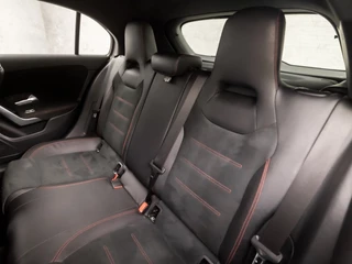 Mercedes-Benz A-Klasse Automaat (APPLE CARPLAY, GROOT NAVI, CAMERA, LEDER/ALCANTARA, DIAMOND GRILL, SPORTSTOELEN, STOELVERWARMING, GETINT GLAS, WIDESCREEN, NIEUWE APK, NIEUWSTAAT) - afbeelding nr 14